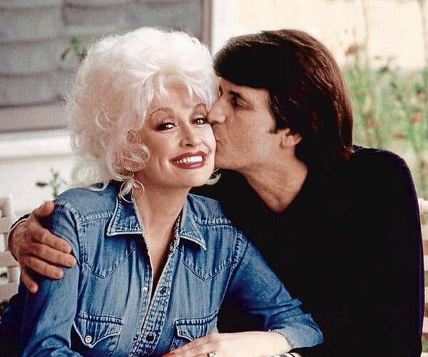 Dolly Parton's Marriage to Carl Dean Was Fueled by Distance and Difference - The New York Times