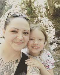 Melissa Gambrel's Instagram, Twitter & Facebook