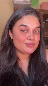 Laura Ramlar Från En Brygga