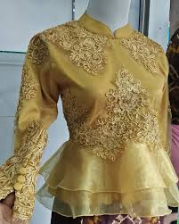 Popularitas kain ini juga sesungguhnya sudah cukup cukup mengingat kain ini juga banyak dipakai di bermacam wilayah. Bungas Sasirangan Modern Videos Facebook