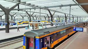 It is being rebuilt in 2009. How To Use Rotterdam Centraal Train Station