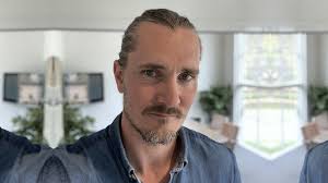 Vem är David Caley?