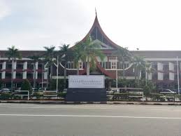 Es erhebt sich majestätisch in der jalan ipoh straße, inmitten altertümlicher geschäftsbetriebe aus der vorkriegszeit. Resort The Grand Beach Resort Port Dickson Trivago Com My