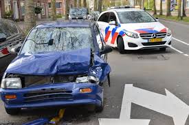 Auto Klapt Achterop Andere Wagen In Breda Bestuurder Nagekeken Door Ambulancepersoneel Breda Bndestem Nl