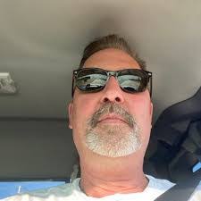 Derek Walters's Instagram, Twitter & Facebook