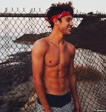Can anyone explain how this human looks adorably sexy, like how can. Cameron Dallas Drama Chasing Cameron Review And Discussion Of Magcon Social Media Fame And Trials Of Tour Life Drop Of Pop Culture