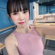 柯文哲因「塞人」與高虹安起口角，全案經法院認證。 對此，我有幾點幫忙補充及複習：  1.稍早，李正皓於直播中提及柯文哲與高虹安會面的豪宅大樓，與四叉貓貼文中是同一棟豪宅大樓（東大路二段與水田街交叉路口）。  2.同一個地點，曾是謝文進（新竹市議會前議長）2018新竹 ...