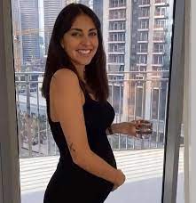 كشفت الفنانة اللبنانية فاليري أبو شقرا عن حملها، من خلال نشر فيديو جديد لها عبر حساباتها في مواقع التواصل الاجتماعي. ÙØ§Ù„ÙŠØ±ÙŠ Ø£Ø¨Ùˆ Ø´Ù‚Ø±Ø§ ØªÙƒØ´Ù Ø¹Ù† Ø­Ù…Ù„Ù‡Ø§ Ø¨Ø·ÙÙ„Ù‡Ø§ Ø§Ù„Ø£ÙˆÙ„ Et Ø¨Ø§Ù„Ø¹Ø±Ø¨ÙŠ