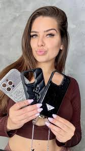 Deborah Furgang- Instagram e YouTube- Mais que Conteúdo Adulto