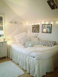 Dorm Room Decor Ideas And Small Space Hacks Domino Dorm Room Decor Stylish Dorm Room Woman Bedroom