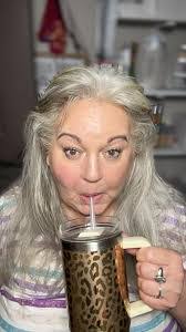 Tami Andrews's Instagram, Twitter & Facebook