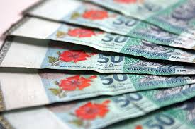 Antara aktiviti skim cepat kaya ialah pengambilan deposit secara haram atau menjalankan urus niaga mata wang asing tanpa kebenaran pengawal pertukaran wang asing di bawah akta kawalan pertukaran wang 1953 (akpw). Skim Cepat Kaya Mengapa Masih Terpedaya Media Permata Online
