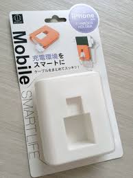 即買い決定 キャンドゥの充電しながらまとめられるケーブルホルダーが使いやすくて便利 電気計画 収納 便利グッズ キャンドゥ