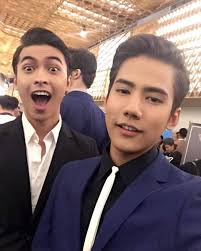 Đôi bạn thân điển trai khiến các cô gái "phát cuồng" trên mạng xã hội