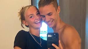 Romeo beckham news, gossip, photos of romeo beckham, biography, romeo beckham girlfriend list 2016. Romeo Beckham And Girlfriend Mia Regan Are Totally In Love Newsylist Com