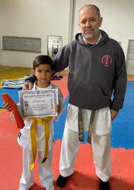 Entrega de faixas e certificados no karatê em Ponte Alta do Norte - ViaTV