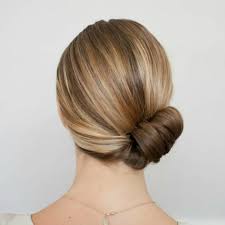 29 juin 2016 découvrez le tableau chignon bas de ginette malo sur pinterest. 1001 Idees De Coiffures Avec Un Chignon Rapide