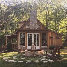 Central Shape Add L Along Western Edge With Service Rooms On North And Porch On South Side Entrance Centr Small Cabin Plans Cabins And Cottages Small Cabin