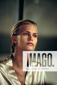 Natasha Henstridge Characters: Eve Film: Species Ii; Species 2 (USA 1998)  Director: Peter Medak