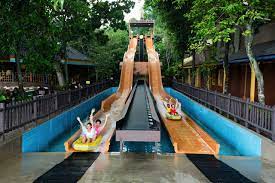 This is a shout out to all you adrenaline junkies, thrill seekers and extreme sports fans out there. Amusement Park Sunway Lagoon Theme Park