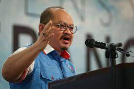 Bersama datuk seri shamsul iskandar mohd akin (ketua penerangan pkr). Pkr Info Chief Says Party Will Continue Clearout Of Disloyal Members Malaysia Malay Mail