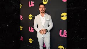 Claudia topless-a perfect encounter with desire