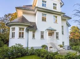 Einmaliges Anwesen In Toplage Von Berlin Wannsee Anwesen Altbau Villa Schone Gebaude