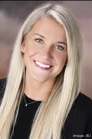 Heather Mcglothlin's Instagram, Twitter & Facebook