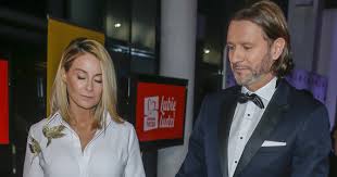 W najnowszym wywiadzie wyznał, że bardzo bał się roli ojca, w którą wszedł w wieku 23 lat. And Then She Comes In White Malgorzata Rozenek Majdan At The Gala Are Pregnancy Curves