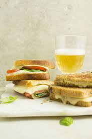 Pin On Pain Sandwichs Grilled Cheese Paninis Croissants