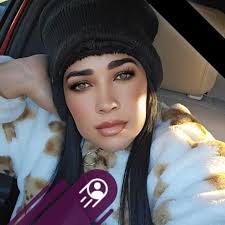 Anyone around Lebanon that does really good nails? I'm talking like  reallyyyy good designs that normal shops don't do. I went to get my nails  done today and im honestly really disappointed.