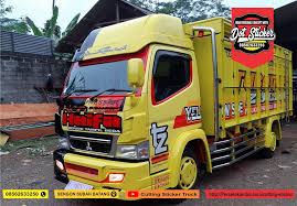 Gambar modifikasi motor beat warna hitam modifikasi 15 12 2019 gambar modifikasi motor beat warna hitam oleh itu di sini admin menyediakan sedikit gambar variasi yang barangkali sedang jos. Cutting Sticker Truck Canter Kuning Hitam Terbaru