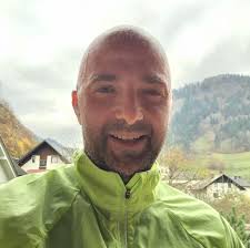 What combo is better for 4K gaming 7900XTX with 7800X3D or with new one  9800X3D? Thank you