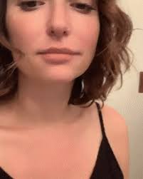 Milana Vayntrub | PicToCum