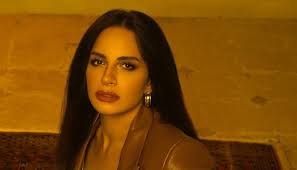 تراجعت الفنانة المصرية، آمال ماهر عن قرار اعتزال الغناء، كاشفة عبر منشور على صفحتها الشخصية في فيسبوك، عن أسباب اتخاذها لقرار الاعتزال. Ø¢Ù…Ø§Ù„ Ù…Ø§Ù‡Ø± ÙØ³Ø®Øª Ø®Ø·ÙˆØ¨ØªÙ‡Ø§ ÙˆØ§Ù†Ø¶Ù… Øª Ø¥Ù„Ù‰ ÙÙ† Ø§Ù†Ø§Øª Ù„Ù… ÙŠÙƒØªÙ…Ù„ Ù…Ø´Ø±ÙˆØ¹ Ø²ÙˆØ§Ø¬Ù‡Ù† Ø§Ù„Ù†Ù‡Ø§Ø± Ø§Ù„Ø¹Ø±Ø¨ÙŠ