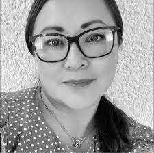 Red Animal con Olivia Frey, dedicando el programa a la memoria de Mina,  perrita con displasia de cadera y como invitada Diana Ugalde hablando de la  labor de MIL y un sueños