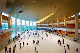 Berpeluh juga nak main ice skate nie, adoi. Icescape Ioi Properties Group Berhad