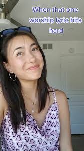 Emily Eacret's Instagram, Twitter & Facebook