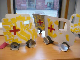 Mentok Napja Community Helpers Preschool Preschool Arts And Crafts Ambulance Craft