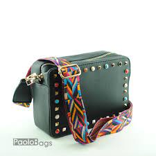 ЕВТИНИ ДАМСКИ ЧАНТИ: Евтина дамска чанта за през рамо свеж модел с плътна  дръжка украсена с цветни фигурки черна