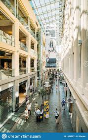Quênia etiópia sudão eritréia sudão do sul egito níger mauritânia mali nigéria somália namíbia líbia chade áfrica do sul tanzânia rep. Riga Letonia Pessoas Visitando O Shopping Galerija Centrs Pessoas Indo Comprar No Shopping Center Foto De Stock Editorial Imagem De Consumidor Centro 162275718