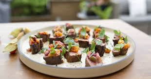 Tapas D Agneau Epice A L Ail Noir Zeste Recipe Food Tapas Beef