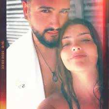 Okay now….. Publix stopped making Hurricane cakes because they offended a  few people (supposedly they were offended because hurricanes kill people  every now and then), BUT they have a whole line of