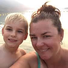 What bike rental companies are recommended for a family trip in Netherlands?