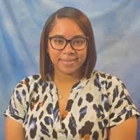 100+ profilů „Hatchett“