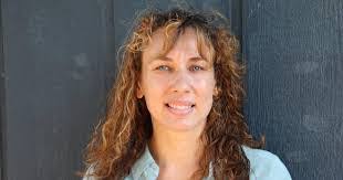 Lisa Linnell's Instagram, Twitter & Facebook