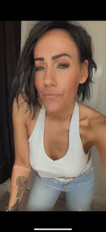 Vicky Louise (@Vicl3wis)