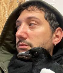 Inbreker ontvoert populaire ekster Toni: “Ik zou hem binnenkort vrijlaten,  maar nu is zijn leven opnieuw in gevaar”