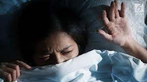 Jika bermimpi melihat ular air berada di saku atau lengan bajunya, berarti kakeknya. Inilah 6 Arti Mimpi Orang Meninggal Hidup Lagi Penasaran Cintalia Com