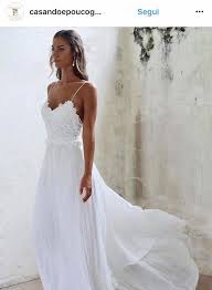 Scegliete un abito da sposa adatto alla situazione. Sale Vestiti Da Sposa Per Matrimonio In Spiaggia Is Stock